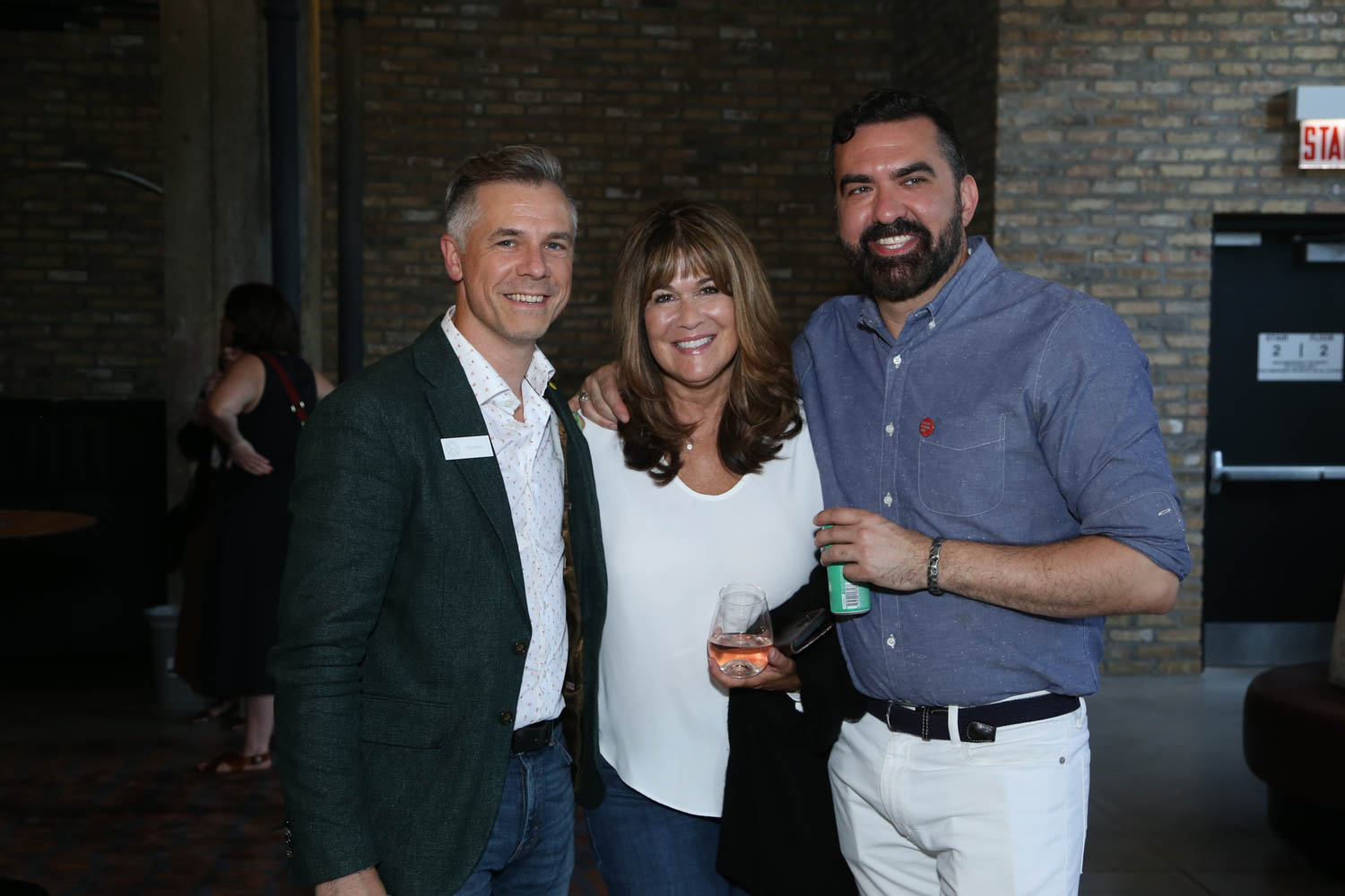 Thomas Jönsson空间公司、Natalie Jones公司和Thomas Patrick DiGiorgi公司