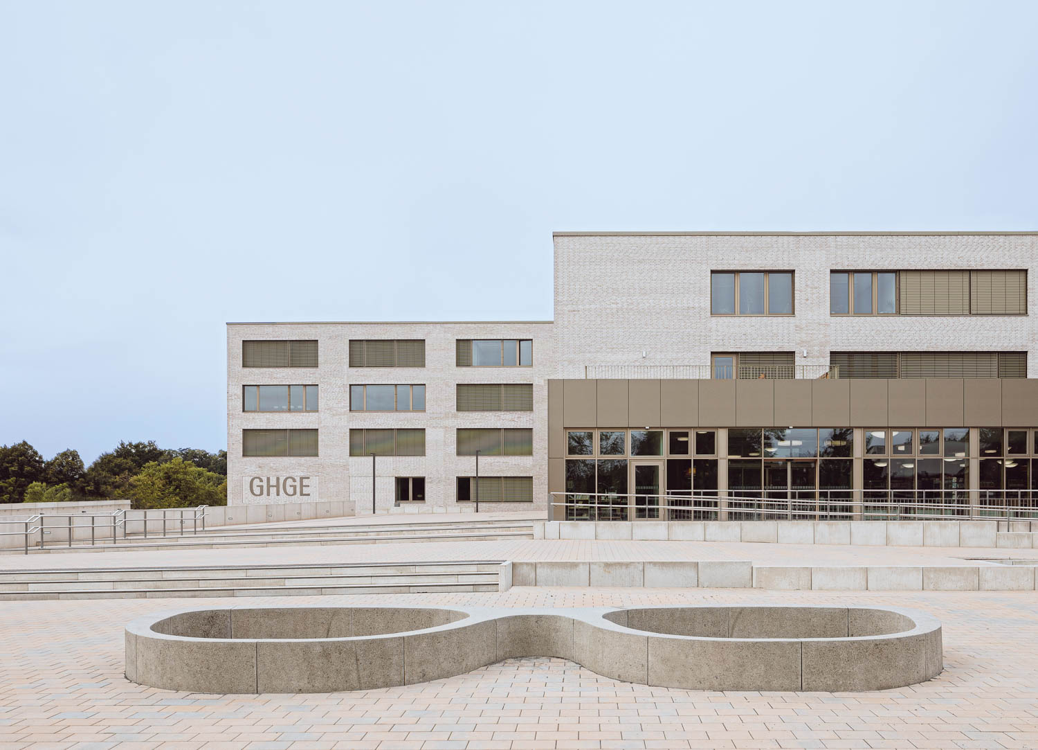 古斯塔夫海奈曼综合学校外部