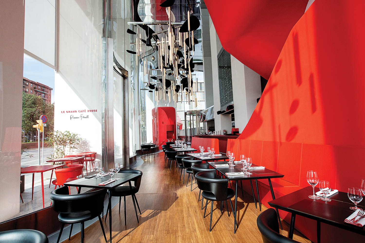 餐厅家具和吊灯定制