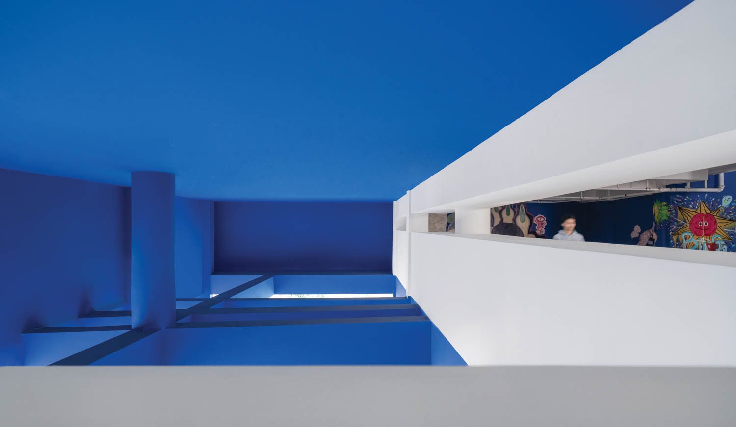 人行道剖面 寻找蓝墙空间