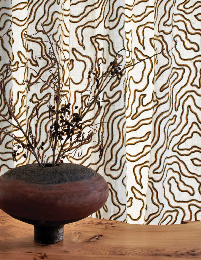 巴亚由Larsen市Béatrie Bostvironnois编写