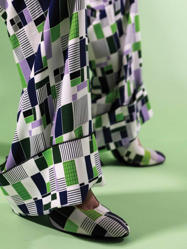 Arthur Arbesser和Abet Laminati穿裤子平面协作