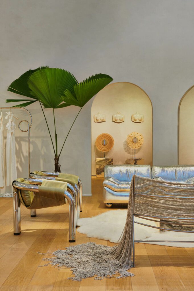 沙发定制并装饰染色皮革