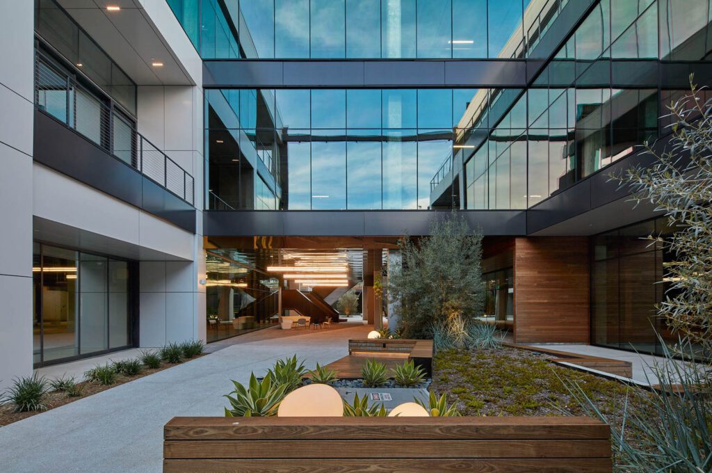 露天院子是西区之心