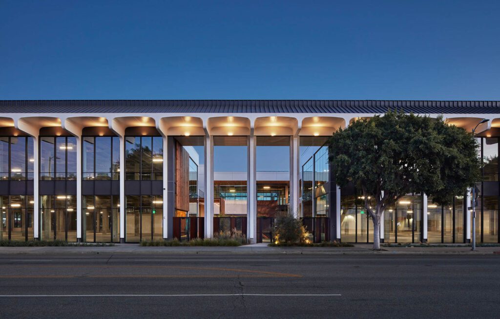 刚破解外墙通过楼面提供视图,现在切成二分