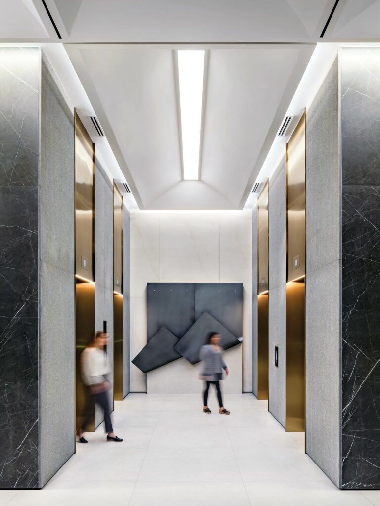 John Castles无标题#1支配楼下电梯大厅