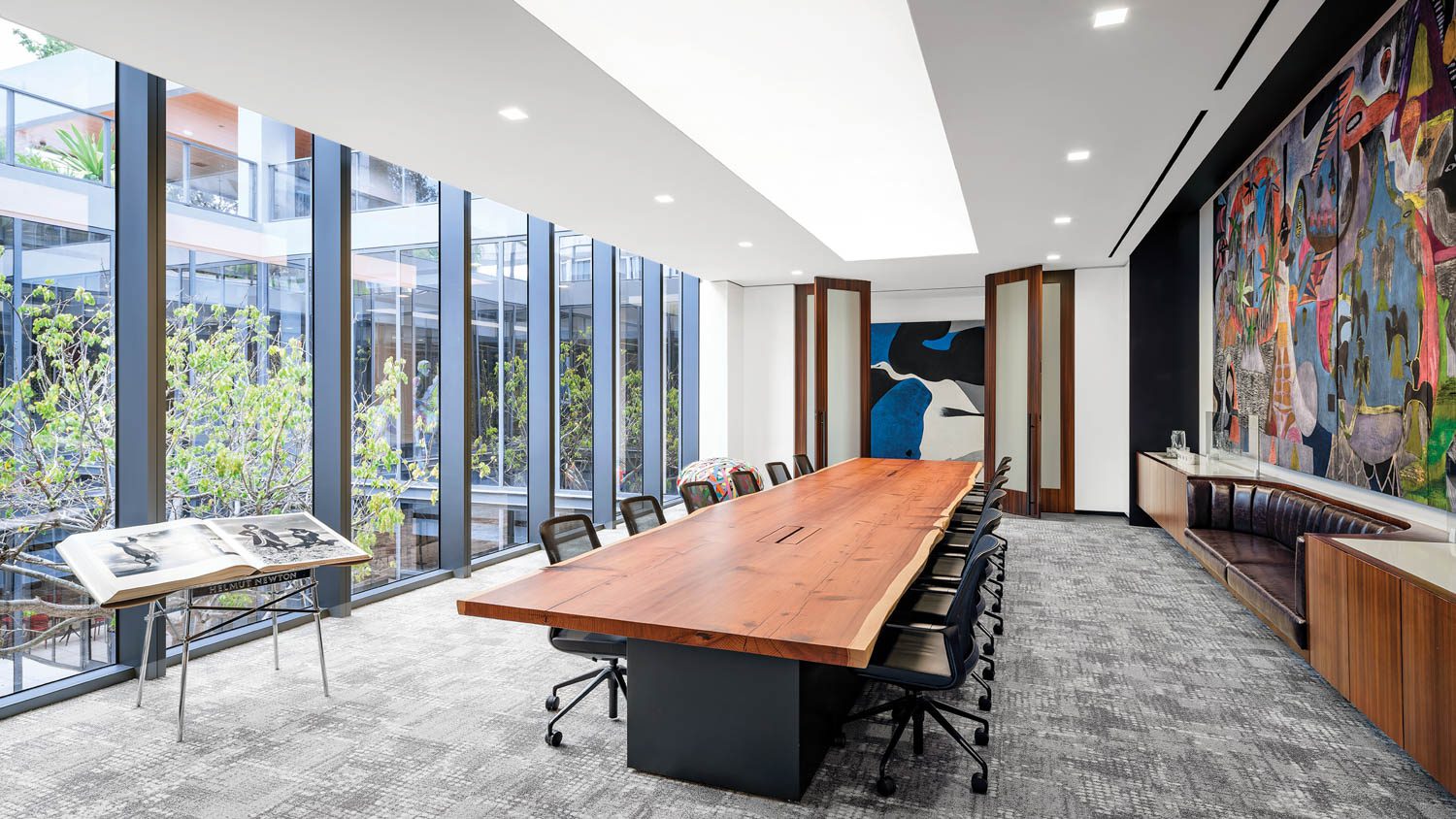 首席执行官JorgeMPérez具体请求会议室自定义老式红木表有实战屏蔽