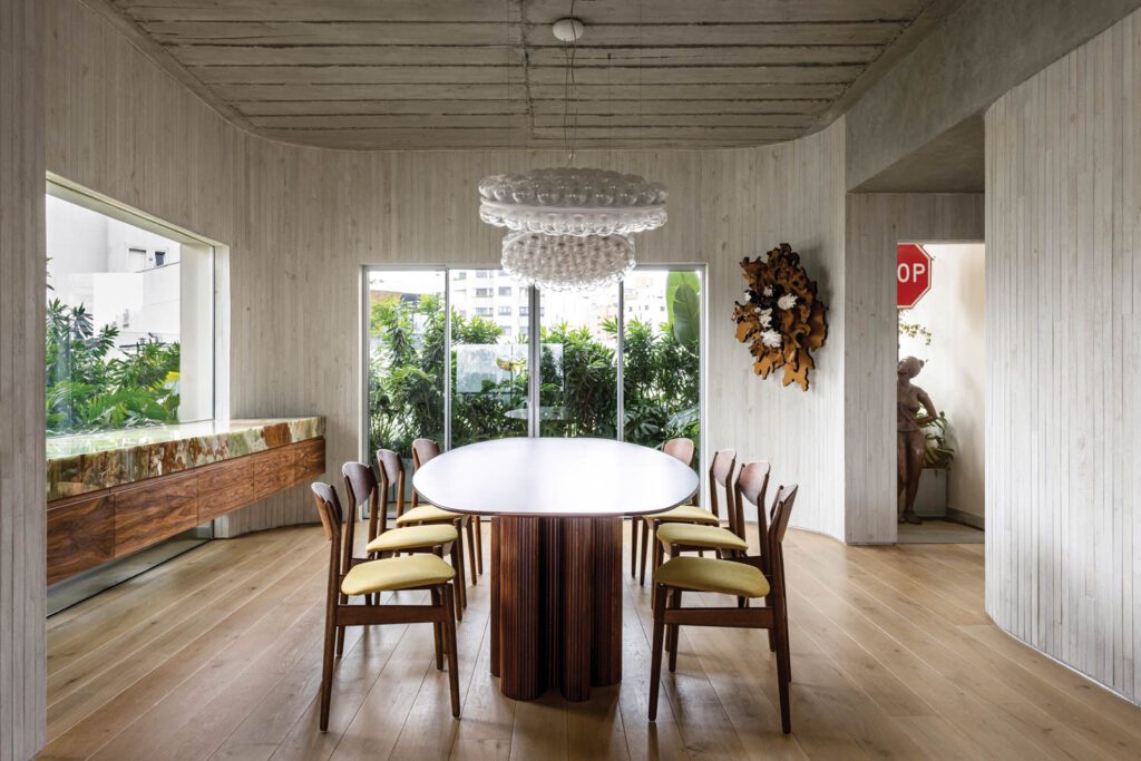 范塔奇Erik Buch轮椅包围Pascli Semerdjian餐厅Monica表四室公寓多处铺设欧洲橡树