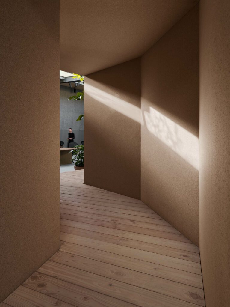 天窗亮起软木通道