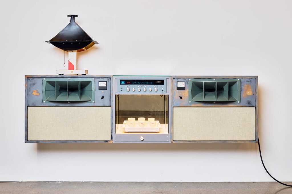 模型八八2022胶合机和混合媒体