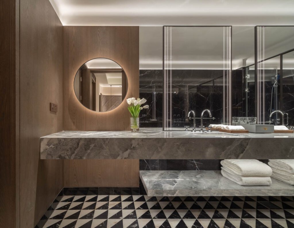 卫生间包括窗外自然光