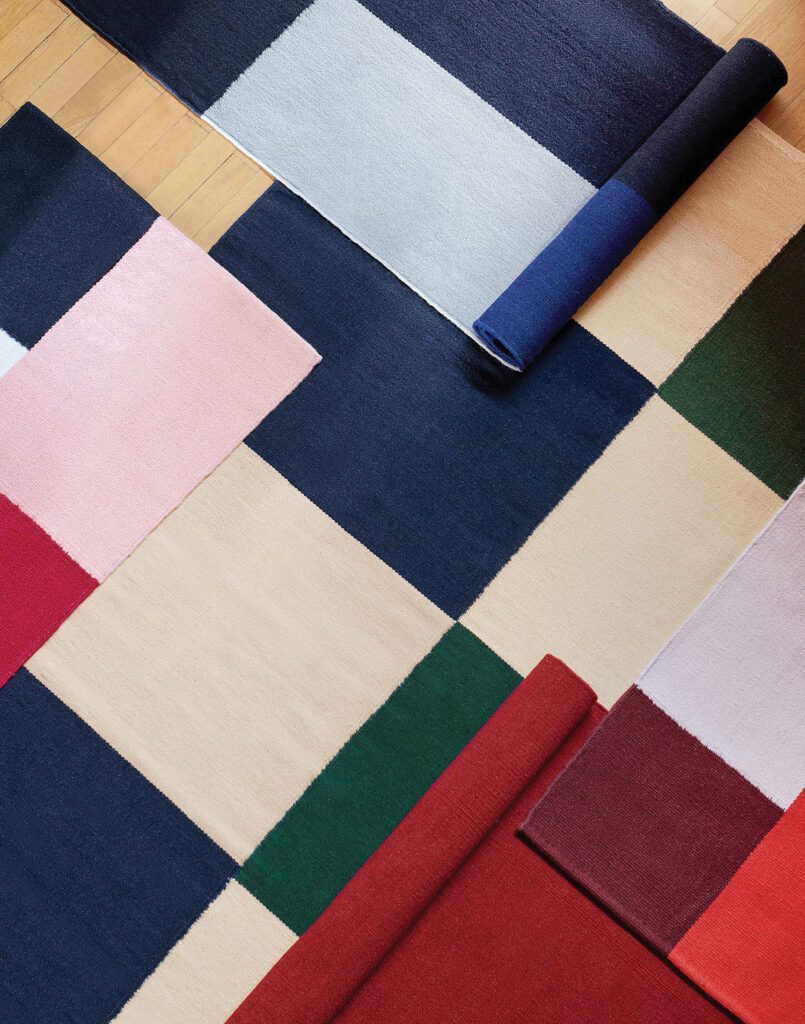 Ethan Cook为Hay工作时布表