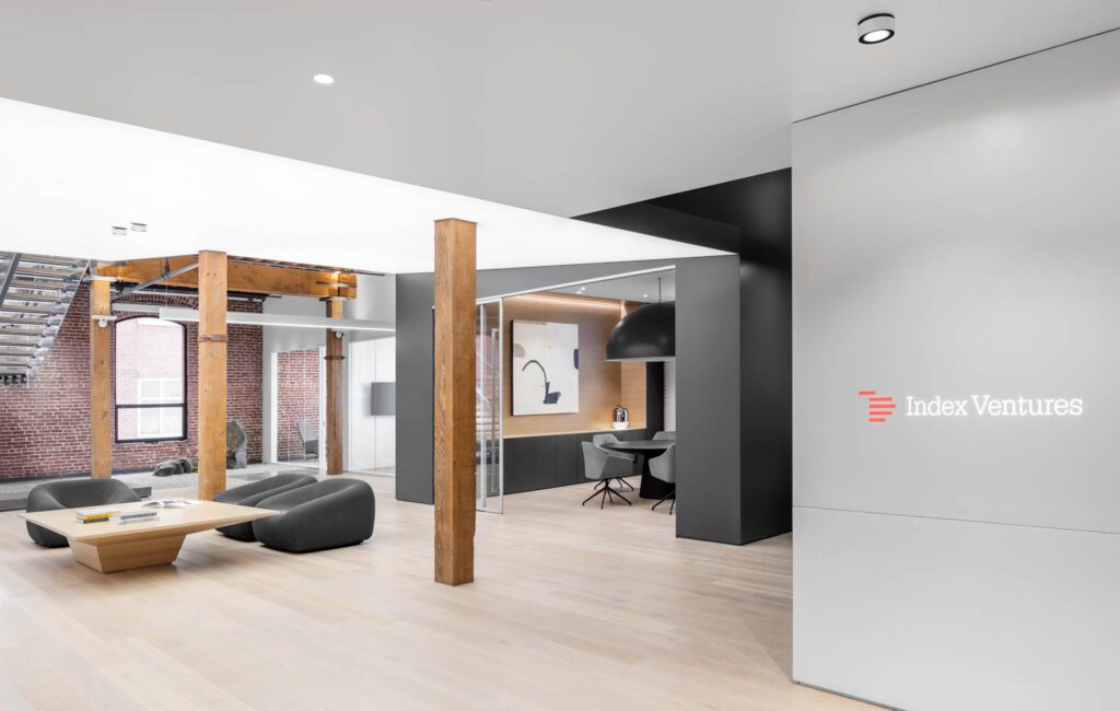 大道格拉斯Fir光束仓库