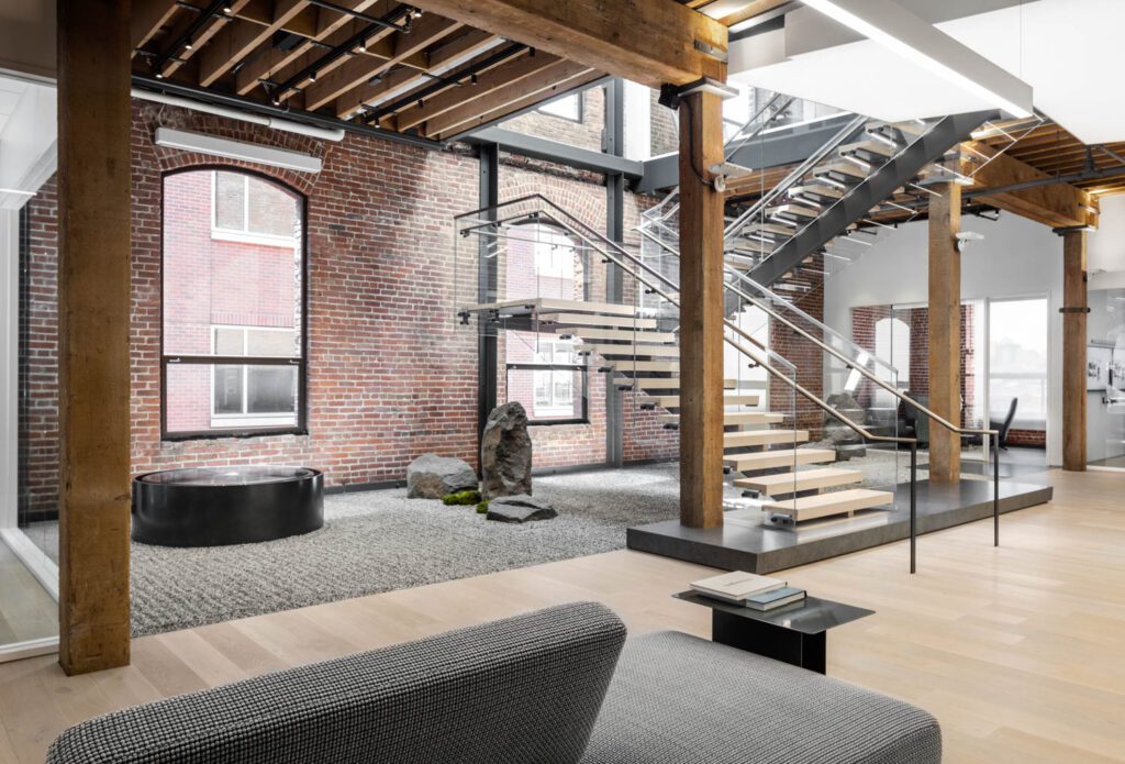 喷泉旁的日本岩石花园