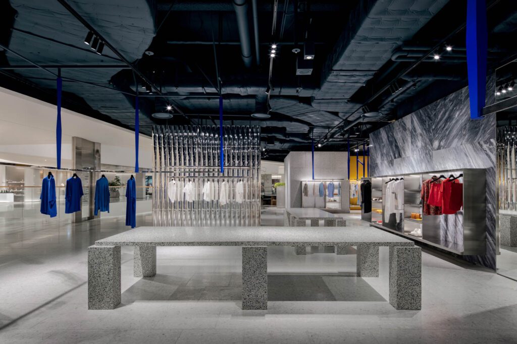 金属尾料和石块加能三楼