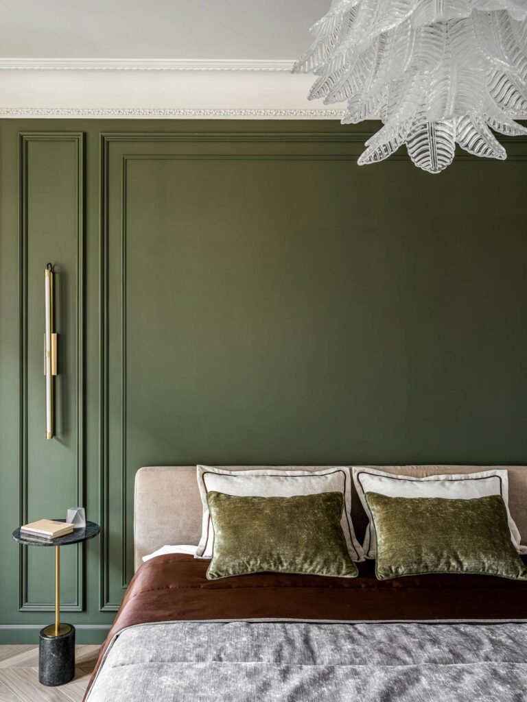 床由长墙搭建 并配有老式口音