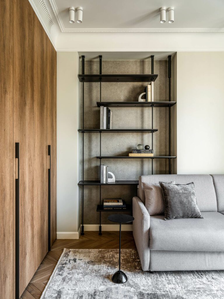 研究中的奶油沙发