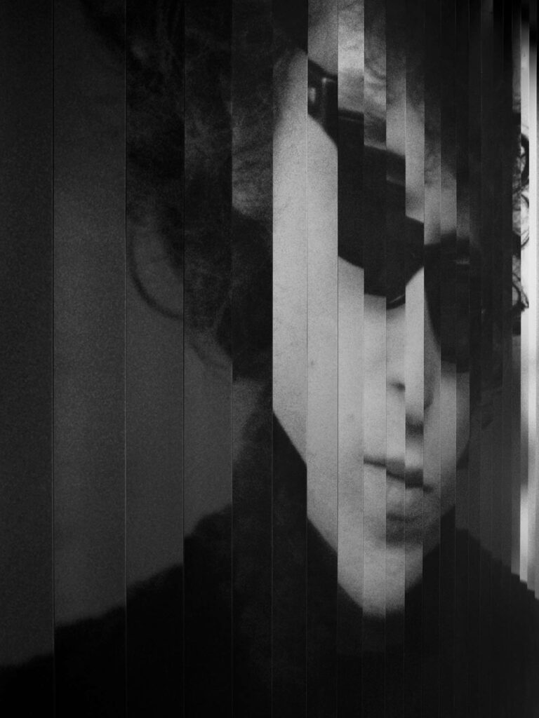 自沉图片应用到捐赠者墙的弯曲铝段