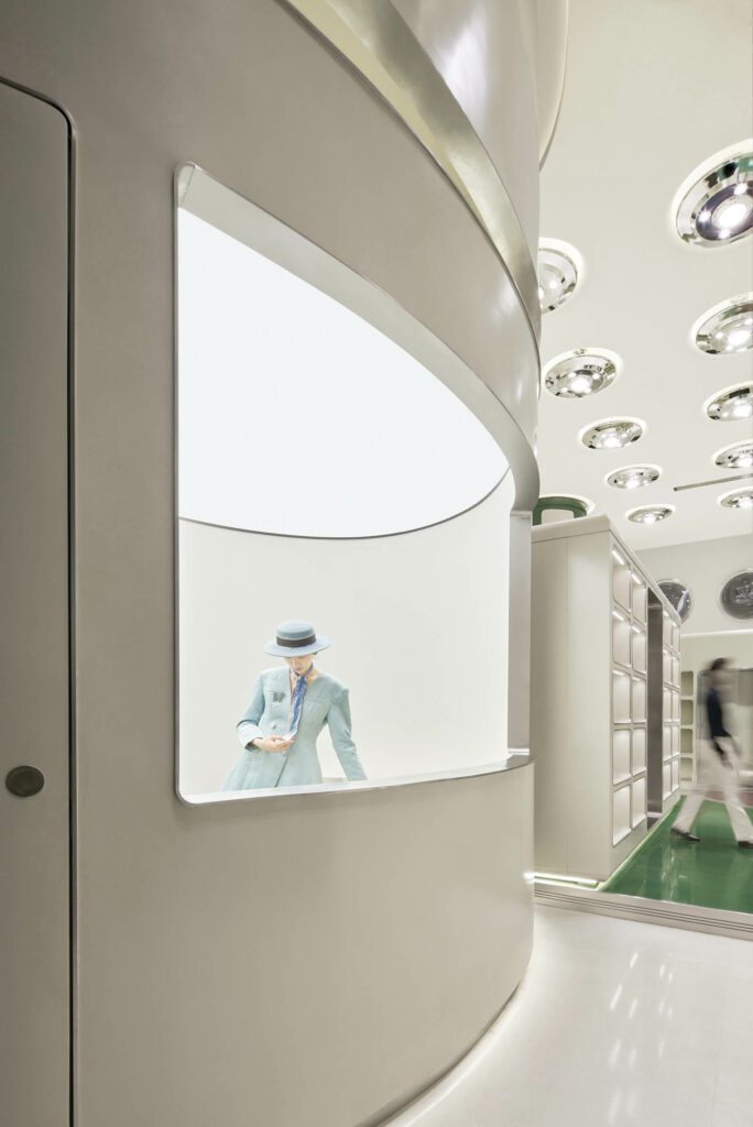 窗口开进比布的房间