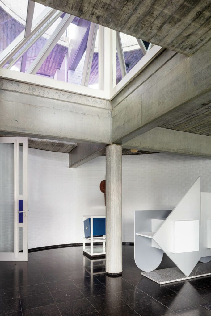 金字塔天窗悬浮生存区