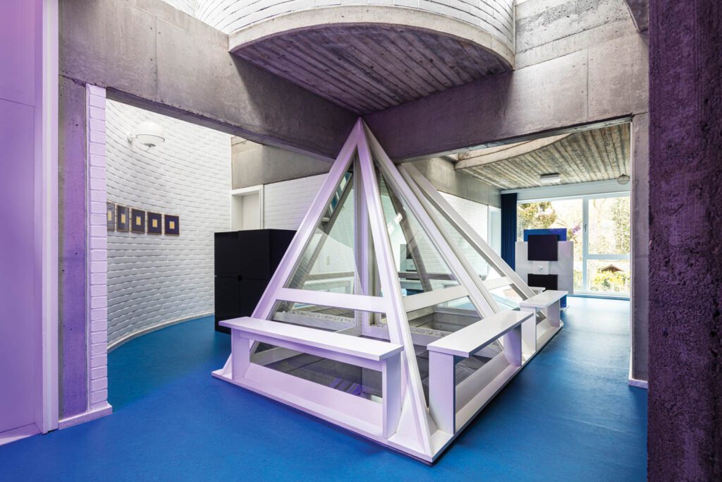 天窗实半金字塔用镜像整齐