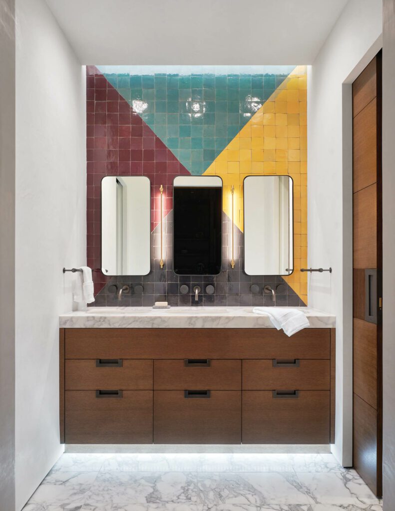 克隆瓦高举客房 配大理石楼柜台