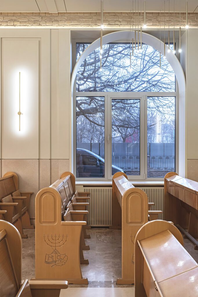 弧线出现在窗口和木偶圈中