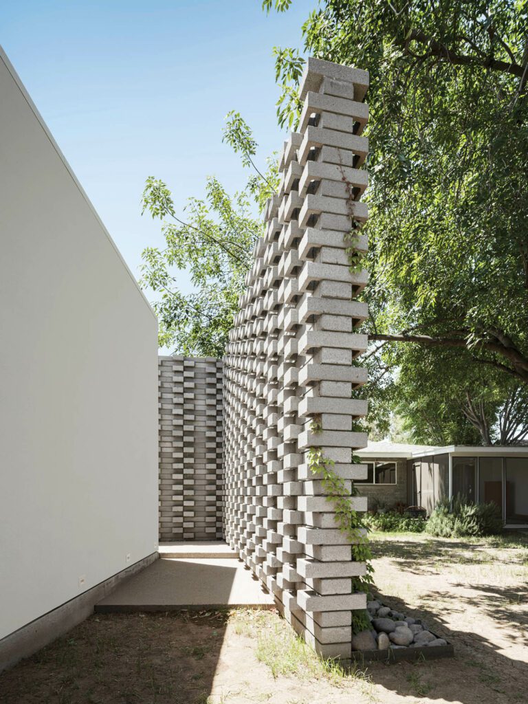 通向缺失工作室的步行道