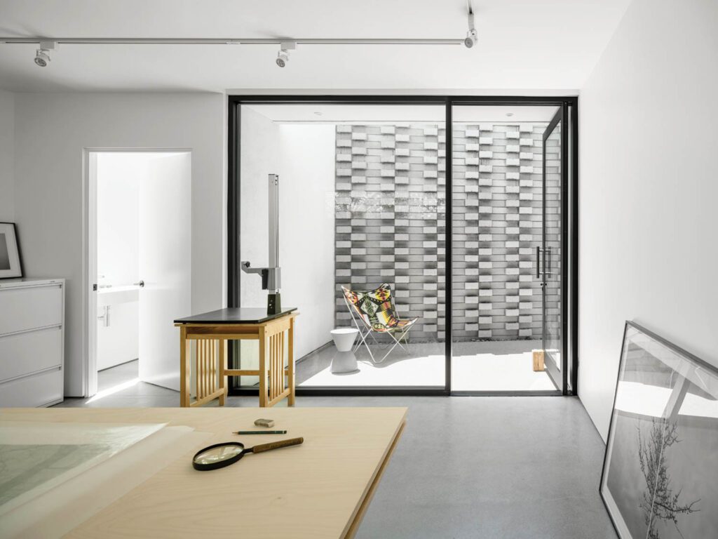 玻璃门入口缺失Studio