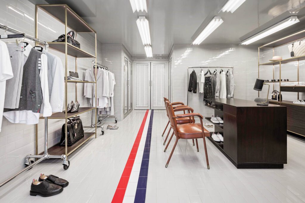 Ceramica Vogue系统四叉八英寸陶瓷机数列环绕法国500平方尺Thom-Browne Saint-Tropez网工店