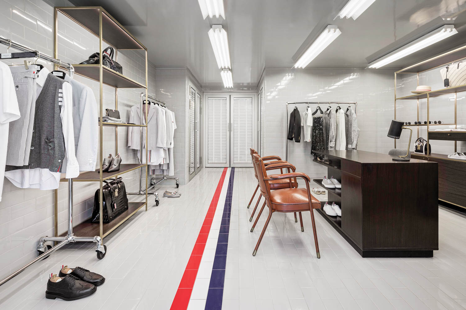 Ceramica Vogue系统四叉八英寸陶瓷机数列环绕法国500平方尺Thom-Browne Saint-Tropez网工店