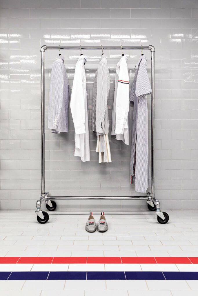 品牌签名条纹定制2022年妇女春装架