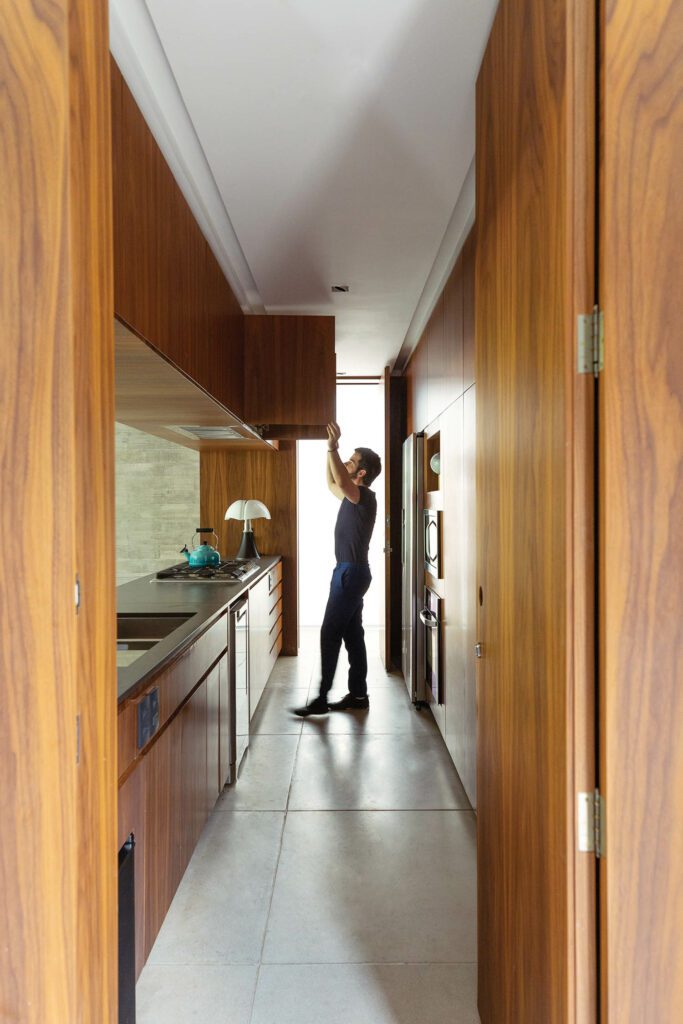 厨房几乎全包宝铁, 也称玻利维亚玫瑰林