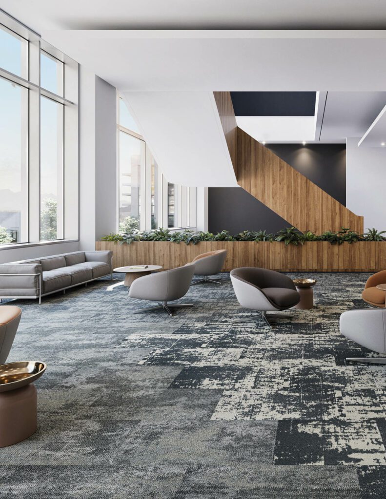 带木层楼梯的接收区地毯瓦