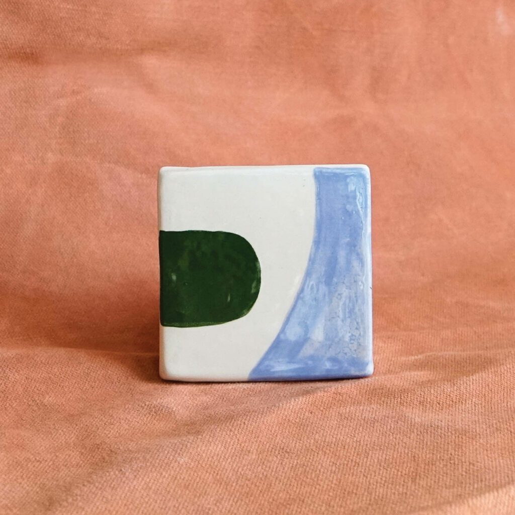 浅蓝暗绿色模式对白基