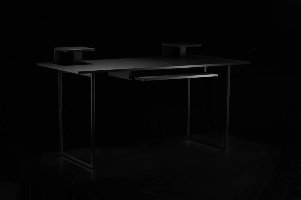 办公桌有粒子板、纸屏和粉刷钢