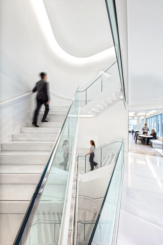 LED照亮公司大理石楼梯