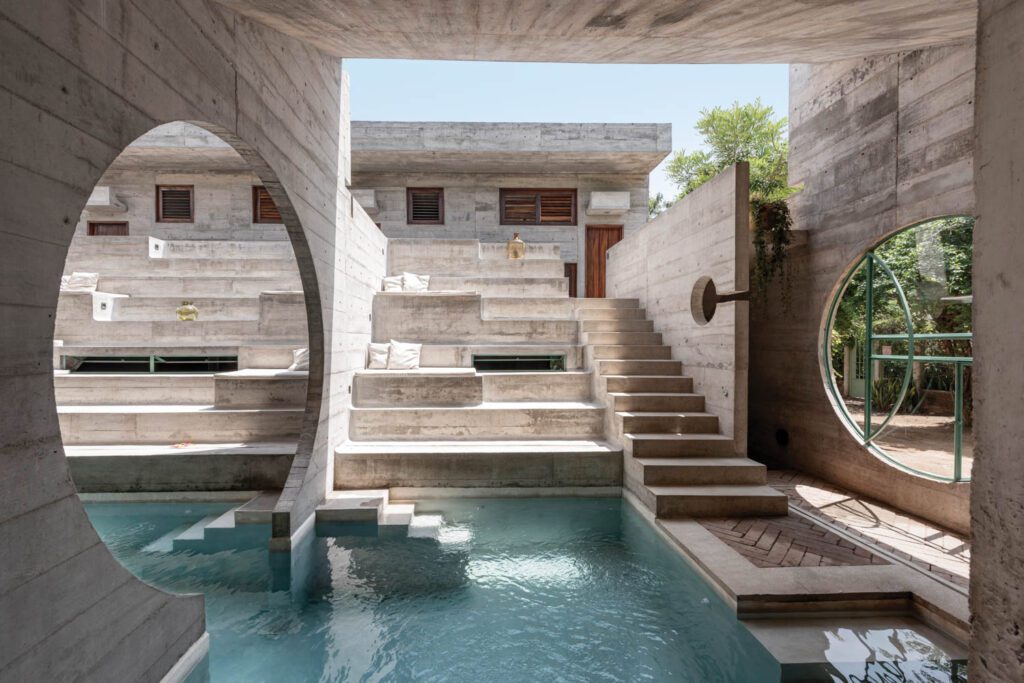 池子和梯田太阳子 全嵌入混凝土