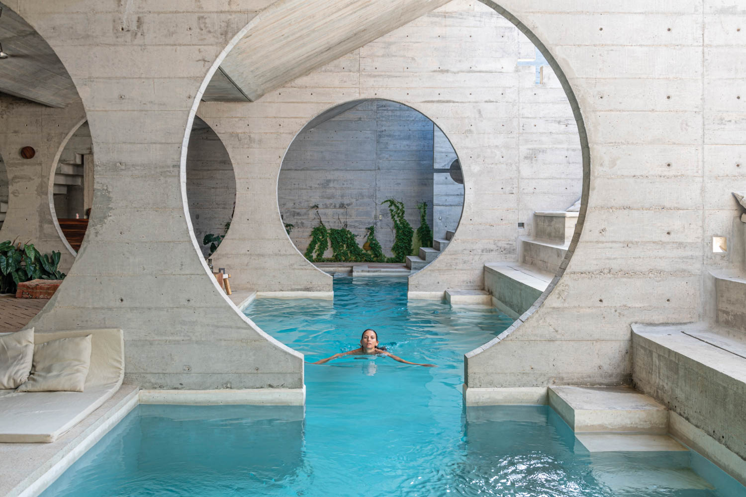 环形打通游泳池