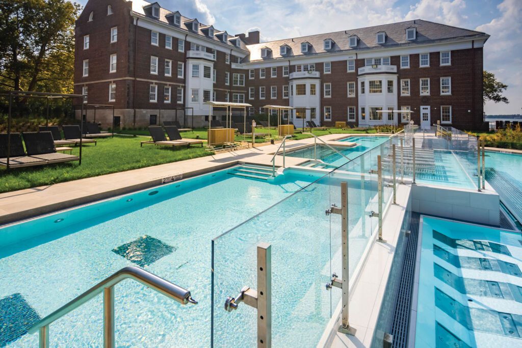 热池内有水内休息者,后台前军营内装有处理室