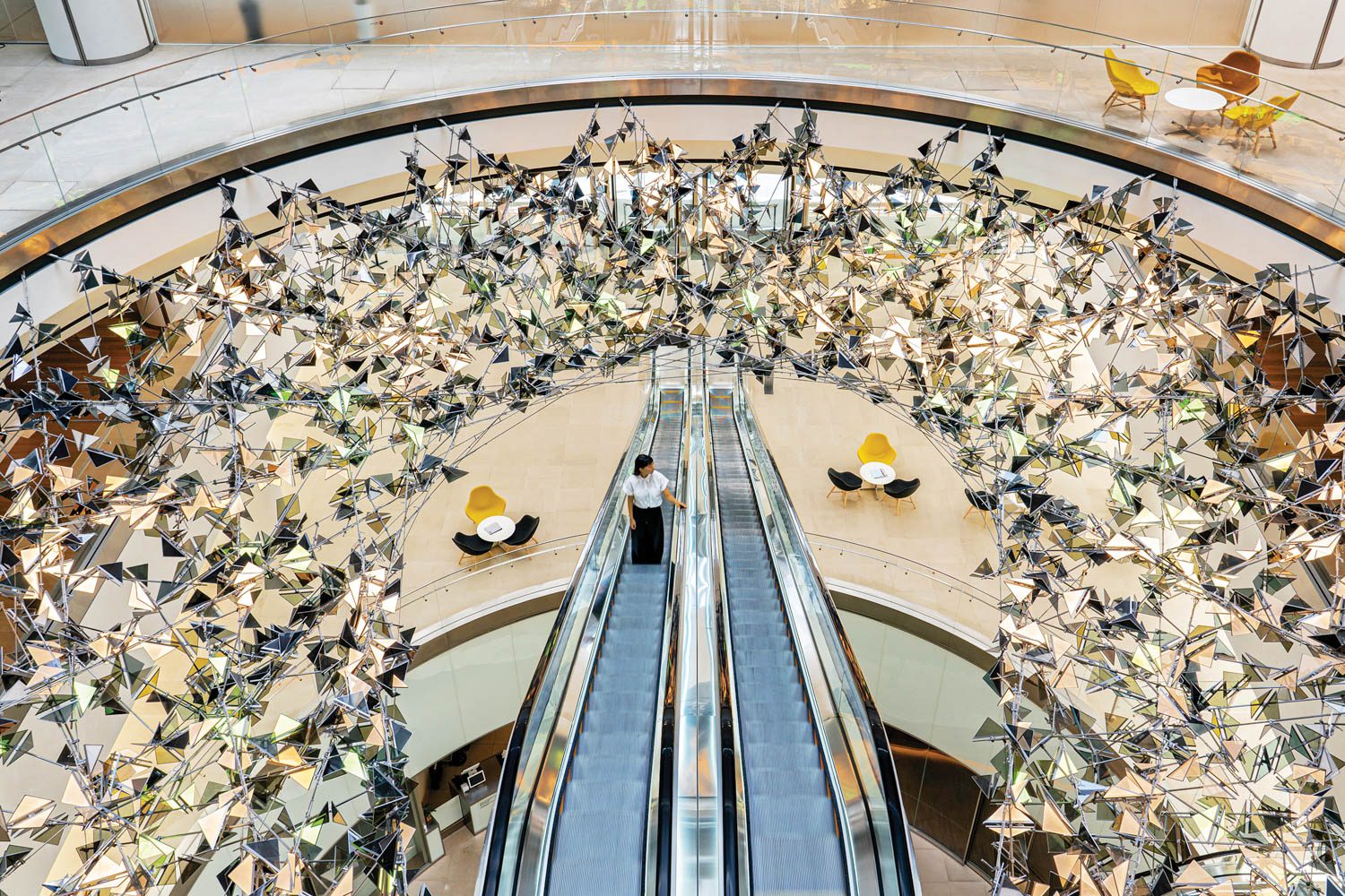 由Jason Bruges Studio制作的混合媒体数字电机环绕汉库克Tire公司总部设在南韩首尔