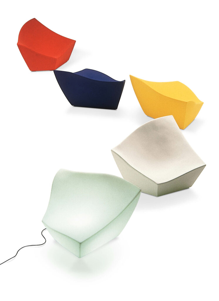 各种颜色嵌套椅