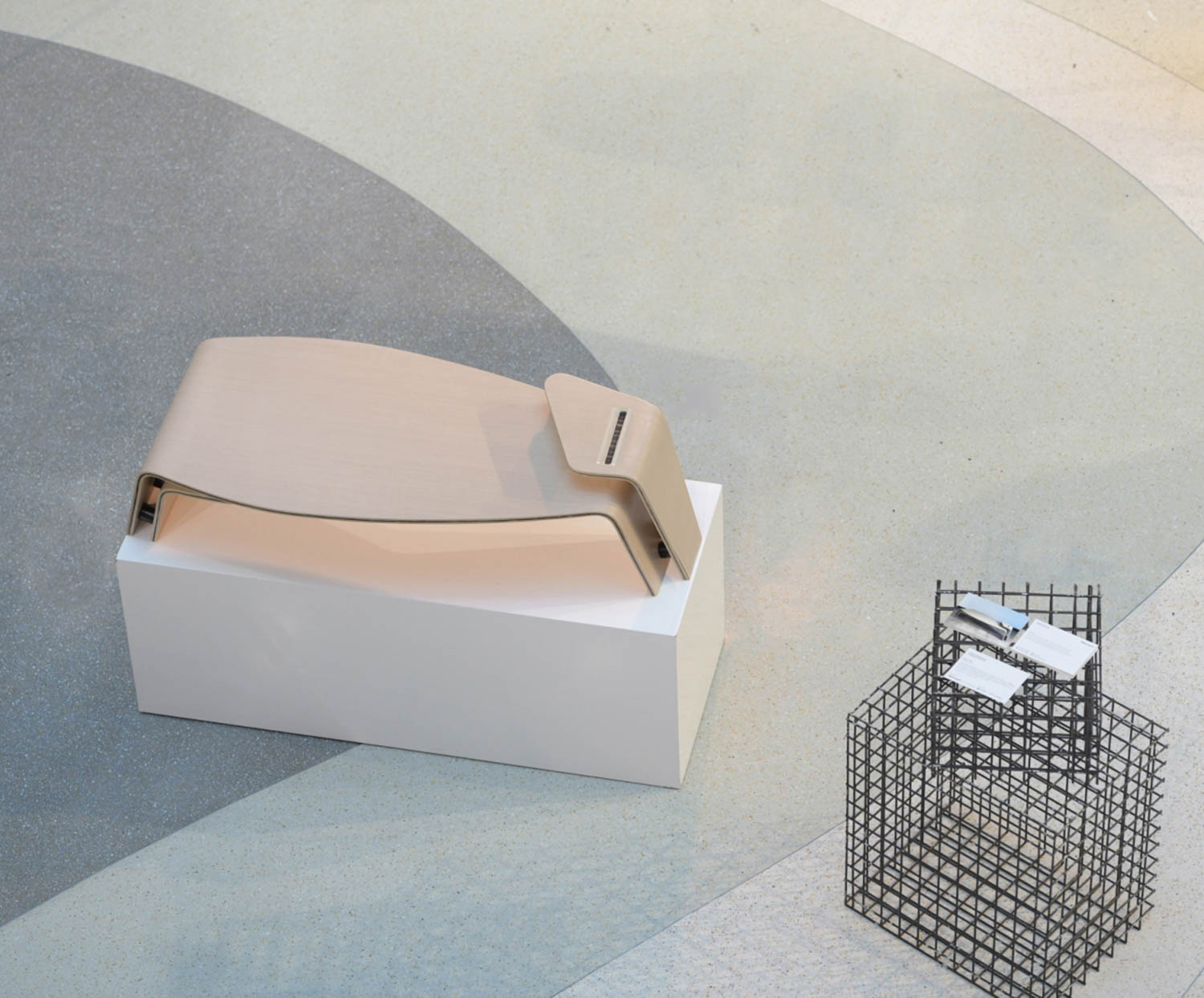 Rand Drei,Spatio表,美国沙迦大学