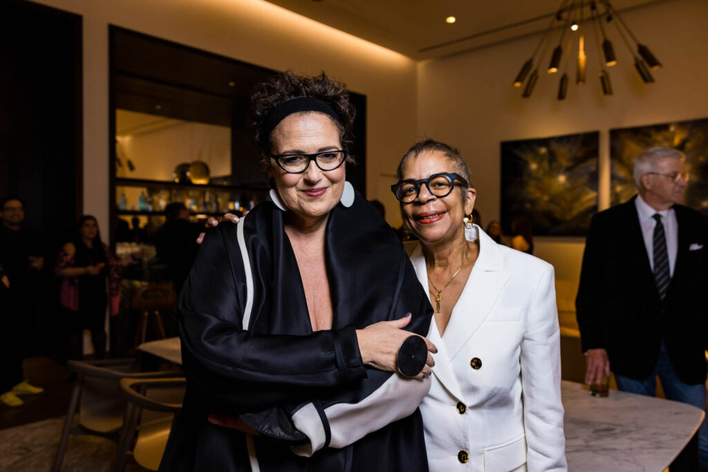 Cindy Allen和Maviswigins照片由Keithclayor提供