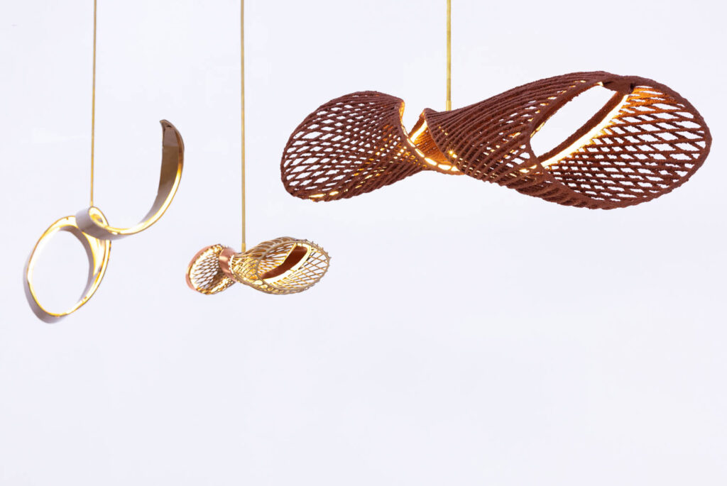 三叉光从Ekaabo集合