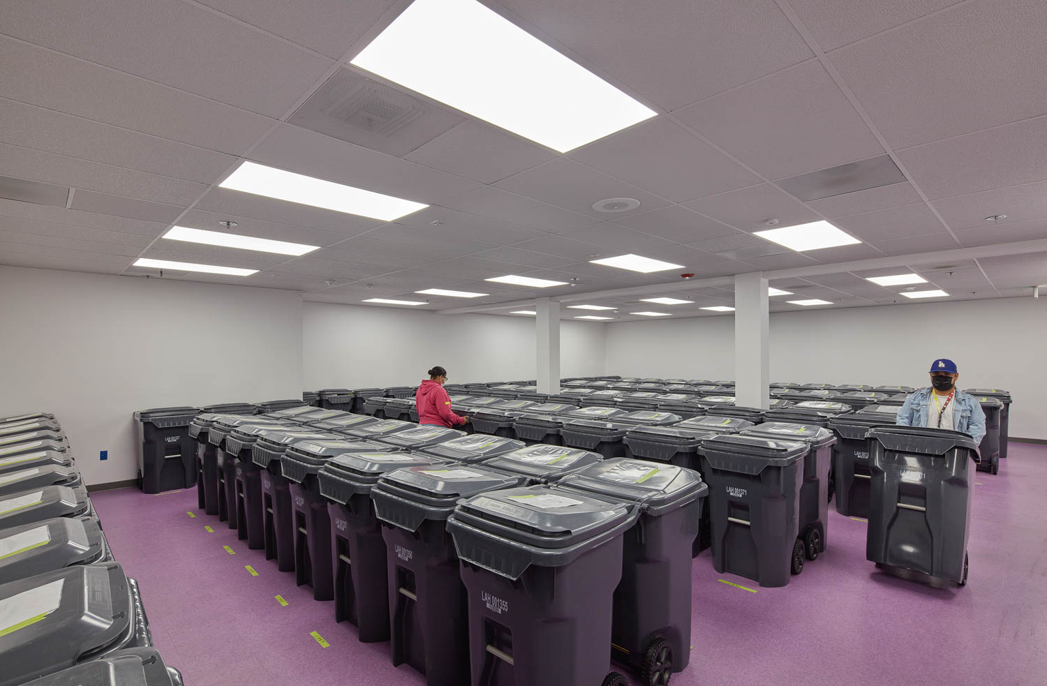 垃圾箱用作存储箱