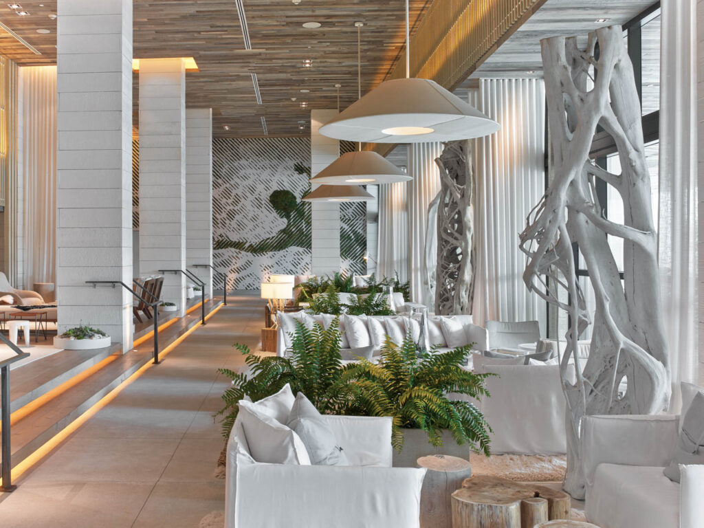 迈阿密海滩南端一旅店大堂