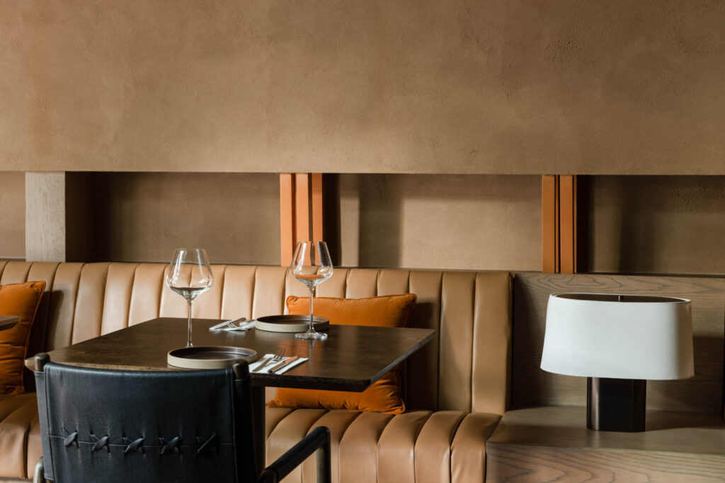 隔间线 石灰洗墙 餐区bitro