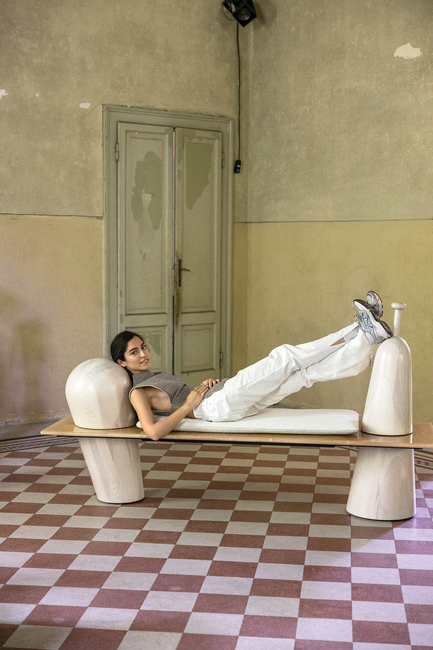 SabaYazdjerdi坐在Milstone轮椅上