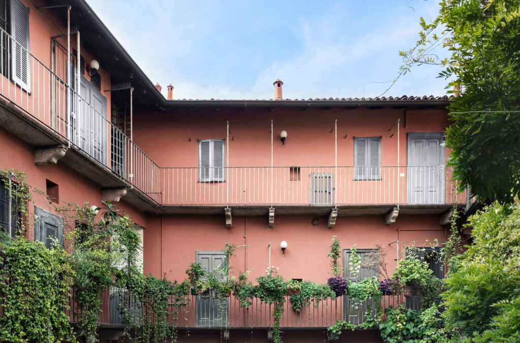 粉红色外表 一组公寓米兰